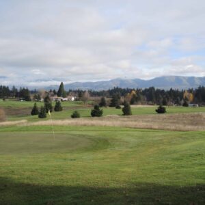 Hood River Golf Course in River Road