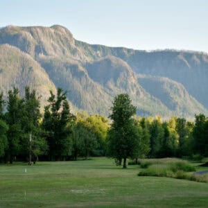 Beacon Rock Golf Course in Mount Vista